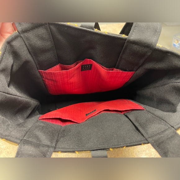 Lisa Lill Reversible Studio Bag- NEW- Black and Gold or Black and Fushsia - Picture 7 of 9